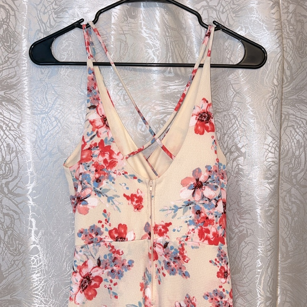 Floral Romper with Train - Picture 4 of 4